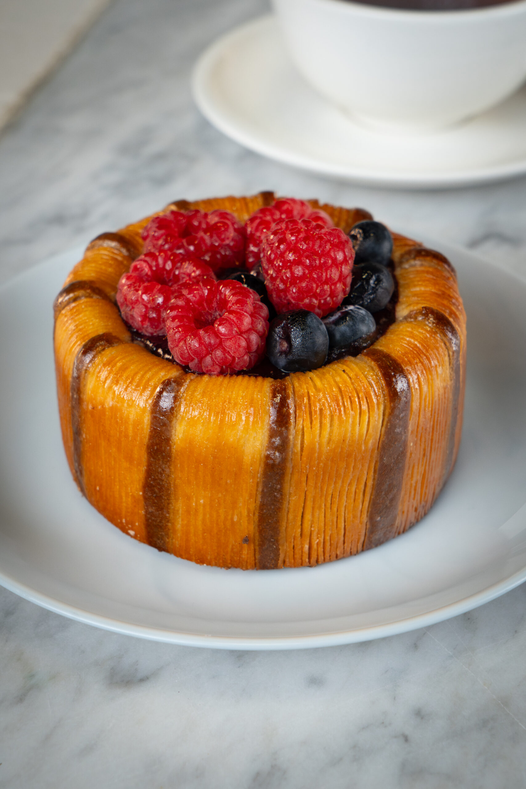 DANESSA ROYAL DE CHEESECAKE DE CHOCOLATE Y FRUTOS ROJOS