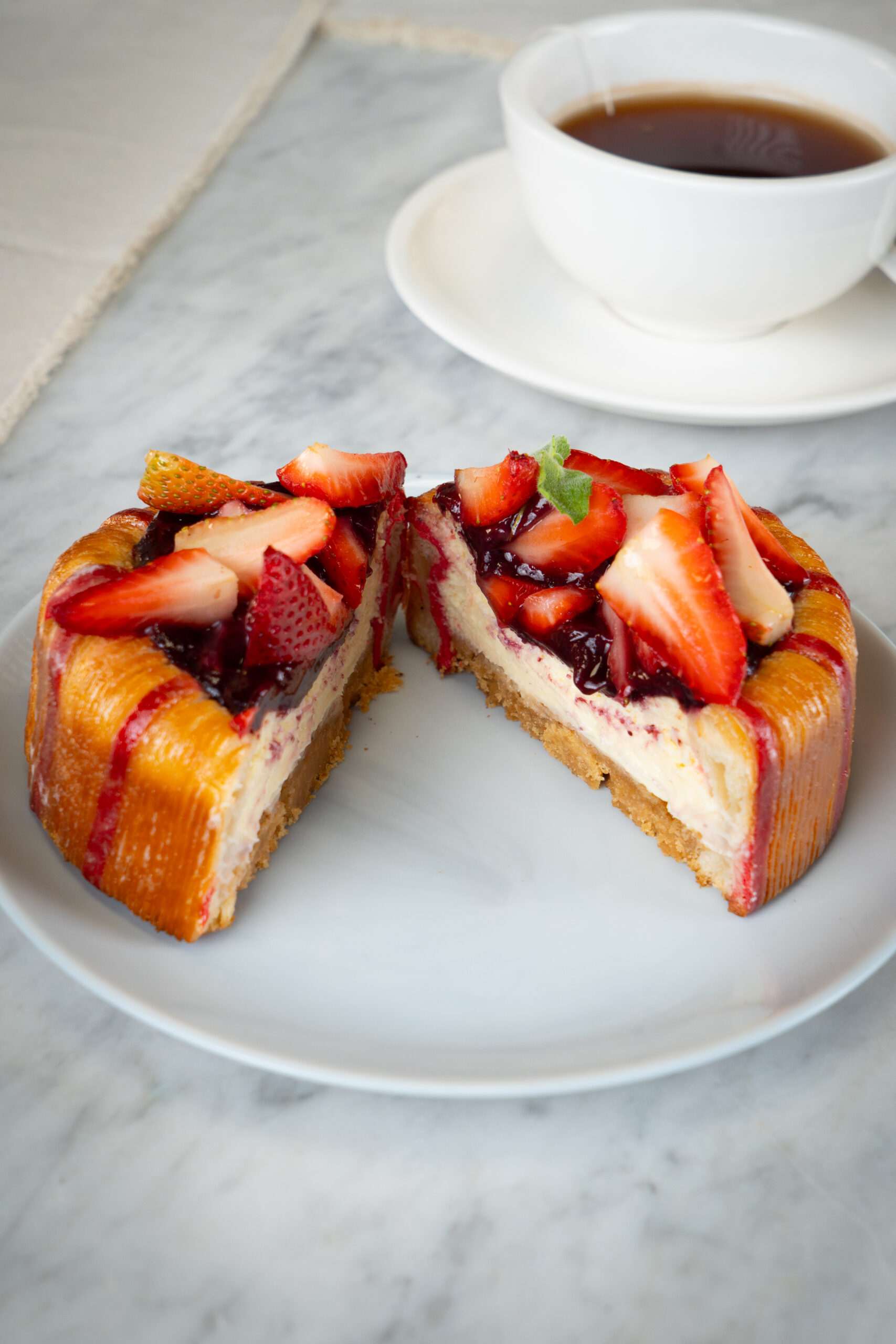 DANESSA ROYAL DE CHEESECAKE CLASICO Y FRESAS CON MENTA - Imagen 2